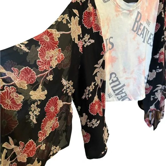 The Beatles Tie-Dye Beauty RockTop - Picture 2 of 2